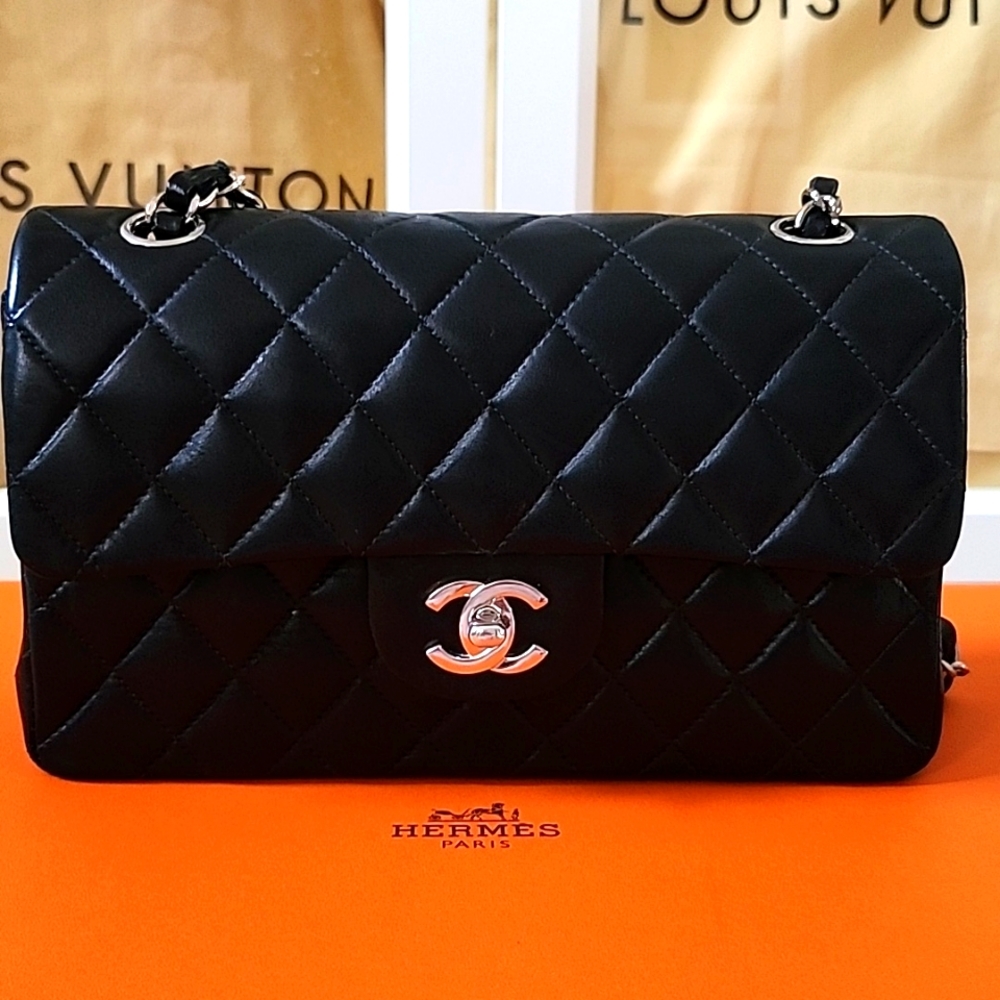 Chanel Classic Double Flap Lambskin Small SHW Authentic
